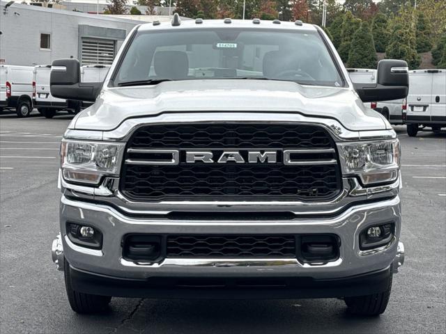 2024 RAM Ram 3500 Chassis Cab RAM 3500 TRADESMAN CREW CAB CHASSIS 4X4 60 CA