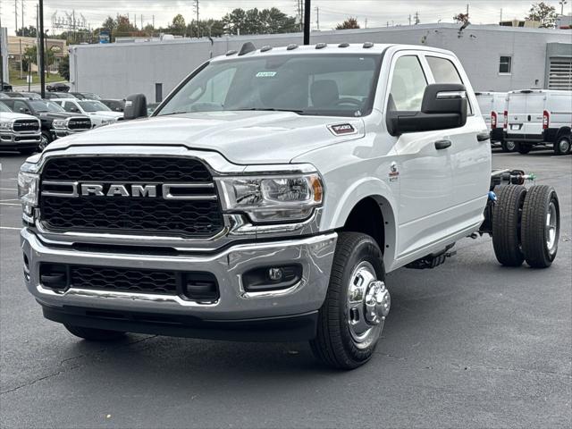 2024 RAM Ram 3500 Chassis Cab RAM 3500 TRADESMAN CREW CAB CHASSIS 4X4 60 CA