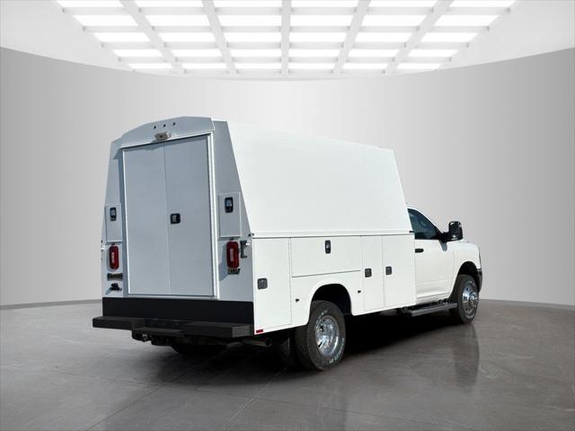 2024 RAM Ram 3500 Chassis Cab RAM 3500 TRADESMAN CHASSIS REGULAR CAB 4X4 84 CA 2024 RAM Ram 3500 Chassis Cab RAM 3500 TRADESMAN CHASSIS REGULAR CAB 4X4 84 CA