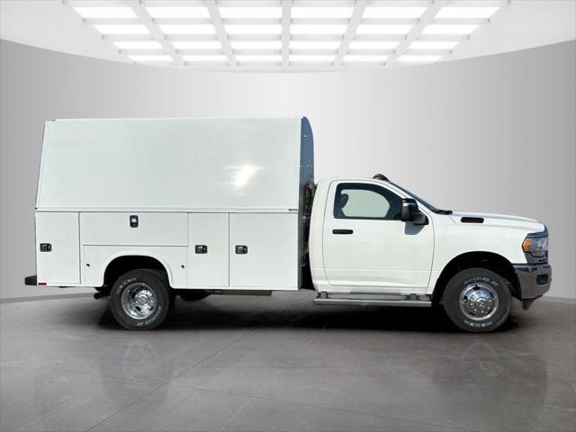 2024 RAM Ram 3500 Chassis Cab RAM 3500 TRADESMAN CHASSIS REGULAR CAB 4X4 84 CA 2024 RAM Ram 3500 Chassis Cab RAM 3500 TRADESMAN CHASSIS REGULAR CAB 4X4 84 CA