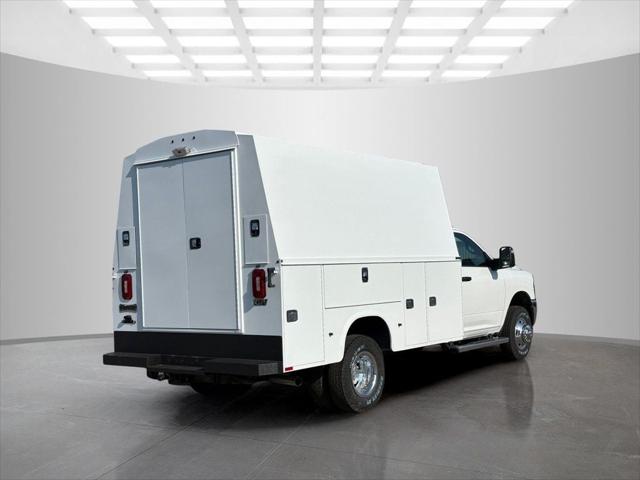 2024 RAM Ram 3500 Chassis Cab RAM 3500 TRADESMAN CHASSIS REGULAR CAB 4X4 84 CA 2024 RAM Ram 3500 Chassis Cab RAM 3500 TRADESMAN CHASSIS REGULAR CAB 4X4 84 CA