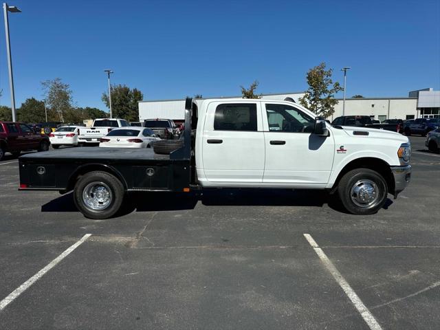 2024 RAM Ram 3500 Chassis Cab RAM 3500 TRADESMAN CREW CAB CHASSIS 4X4 60 CA