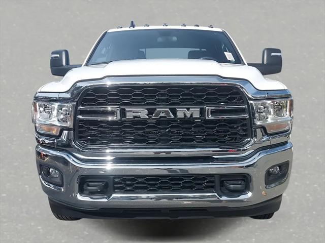 2024 RAM Ram 3500 Chassis Cab RAM 3500 TRADESMAN CREW CAB CHASSIS 4X4 60 CA