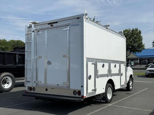 2024 Ford E-350 Cutaway Base