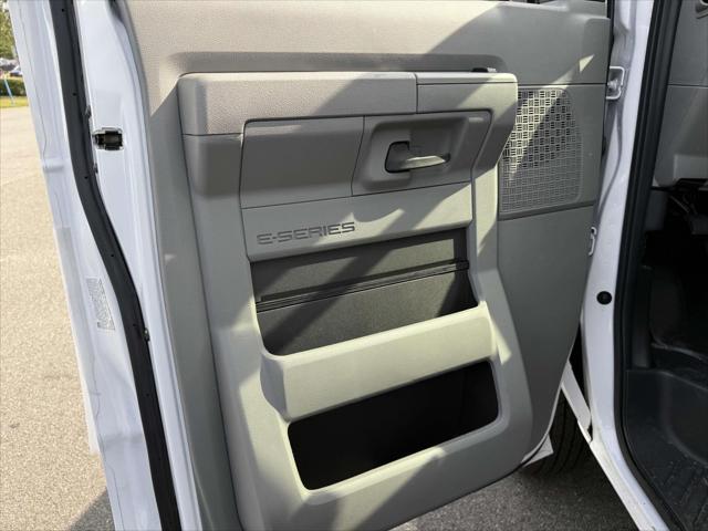 2024 Ford E-350 Cutaway Base