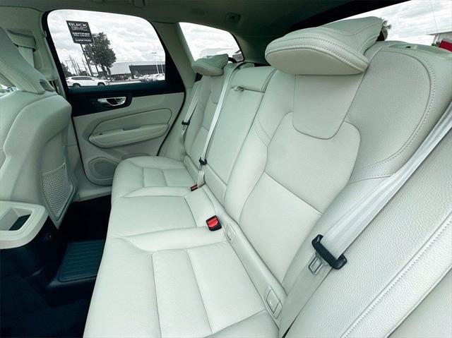 2025 Volvo XC60 Plug-In Hybrid T8 Plus