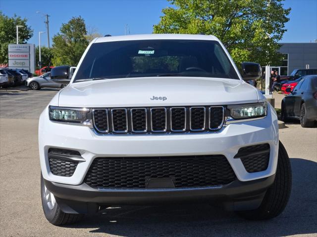 2025 Jeep Grand Cherokee GRAND CHEROKEE LAREDO X 4X4