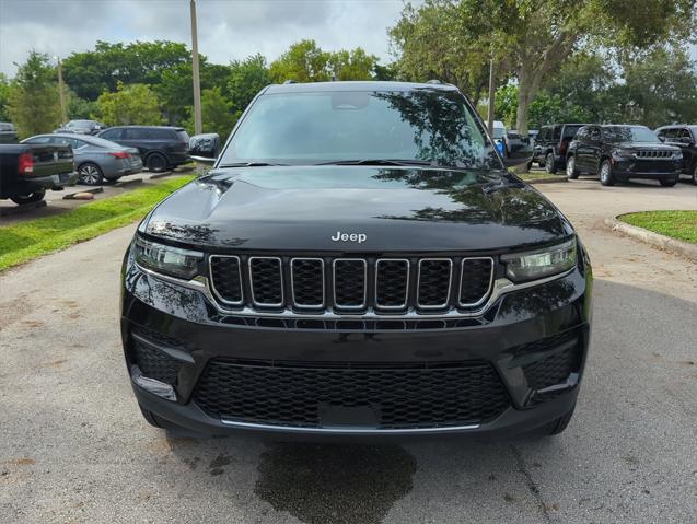 2025 Jeep Grand Cherokee GRAND CHEROKEE LAREDO X 4X2