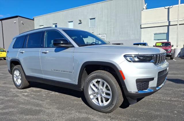 2025 Jeep Grand Cherokee GRAND CHEROKEE L LAREDO X 4X4