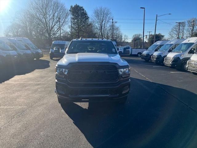 2024 RAM Ram 3500 Chassis Cab RAM 3500 TRADESMAN CREW CAB CHASSIS 4X4 60 CA