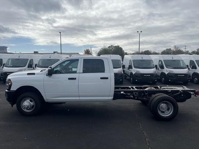 2024 RAM Ram 3500 Chassis Cab RAM 3500 TRADESMAN CREW CAB CHASSIS 4X4 60 CA