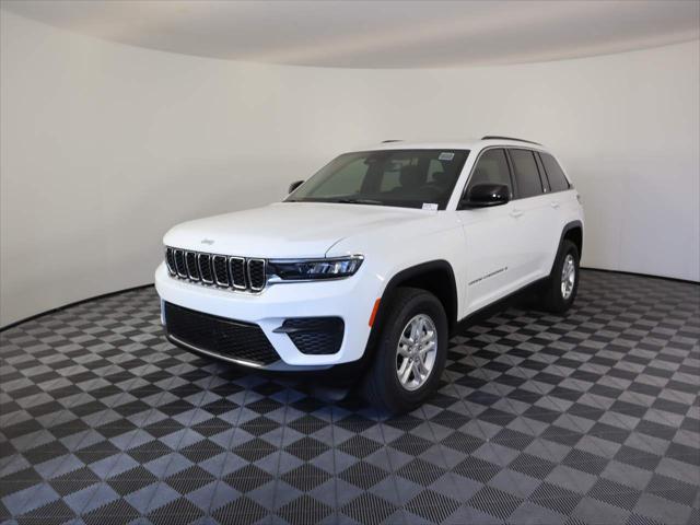 2025 Jeep Grand Cherokee GRAND CHEROKEE LAREDO 4X4