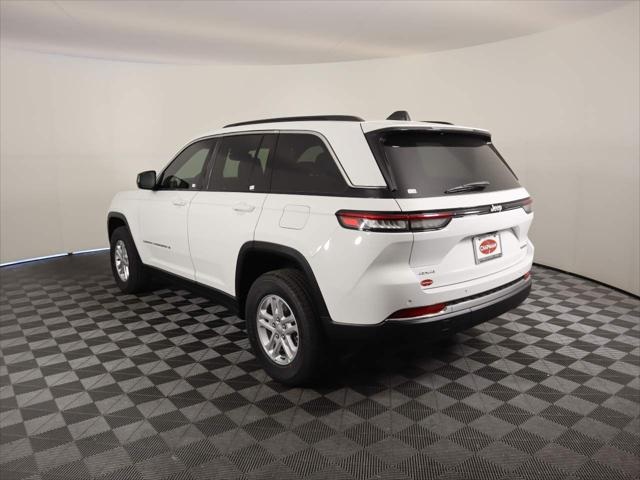 2025 Jeep Grand Cherokee Laredo 4x4