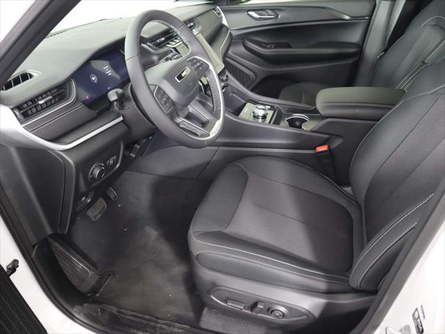 2025 Jeep Grand Cherokee Laredo 4x4