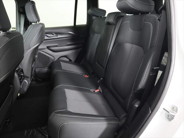 2025 Jeep Grand Cherokee Laredo 4x4