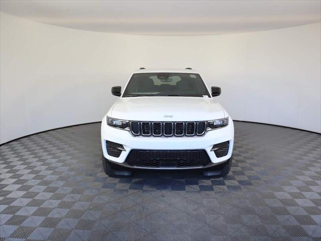 2025 Jeep Grand Cherokee Laredo 4x4