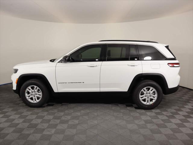 2025 Jeep Grand Cherokee GRAND CHEROKEE LAREDO 4X4