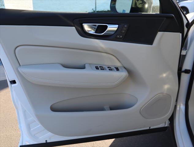2025 Volvo XC60 Plug-In Hybrid Plus