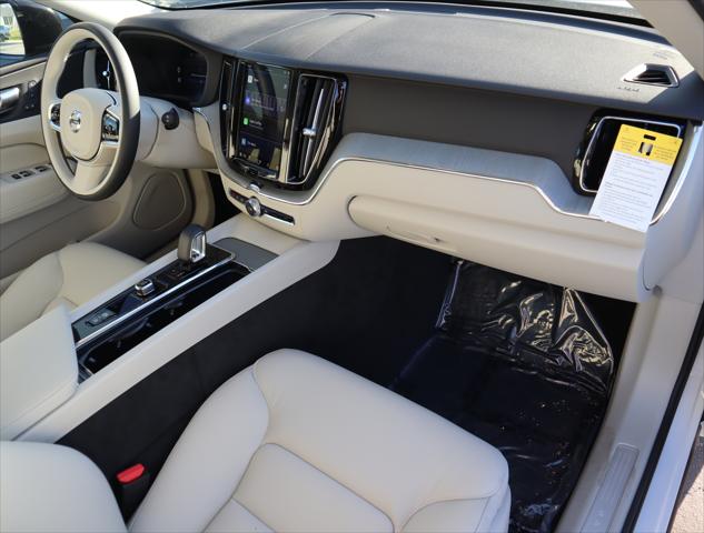 2025 Volvo XC60 Plug-In Hybrid Plus