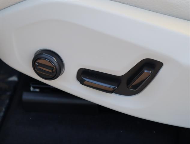 2025 Volvo XC60 Plug-In Hybrid Plus