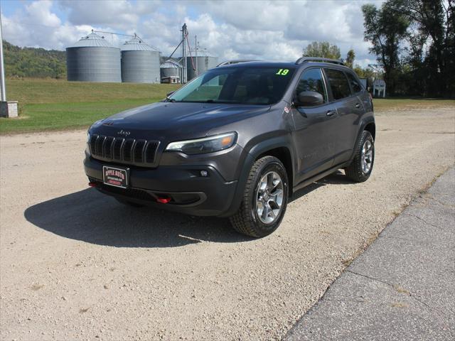 2019 Jeep Cherokee Trailhawk 4x4 for sale in La Crescent, MN