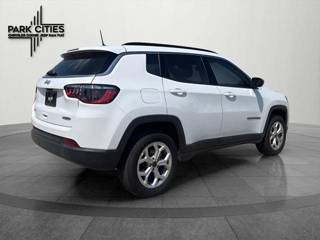 2025 Jeep Compass COMPASS LATITUDE 4X4