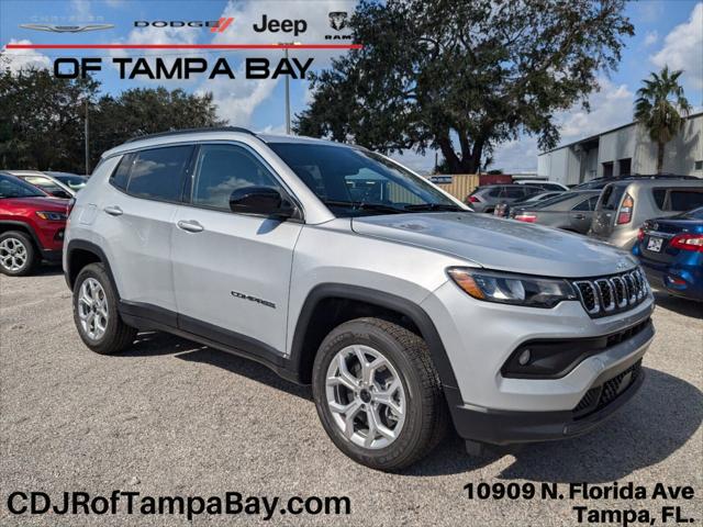 2025 Jeep Compass COMPASS LATITUDE 4X4