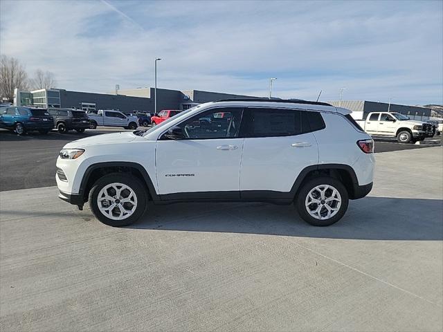 2025 Jeep Compass COMPASS LATITUDE 4X4