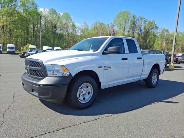 2024 RAM Ram 1500 Classic RAM 1500 CLASSIC TRADESMAN QUAD CAB 4X4 64 BOX