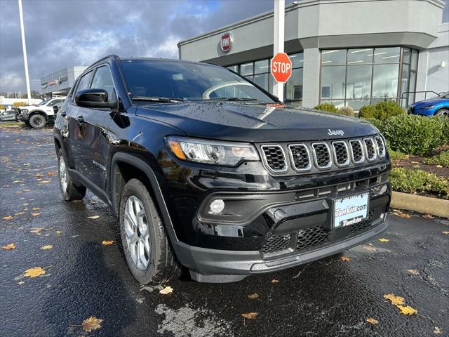 2025 Jeep Compass COMPASS LATITUDE 4X4