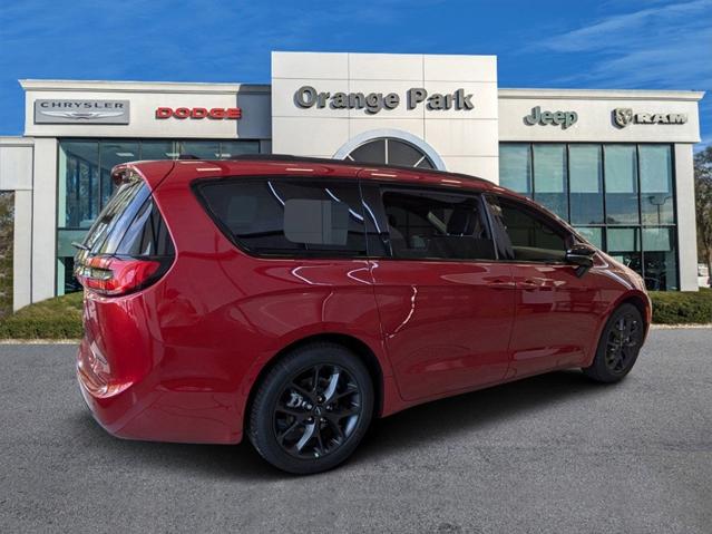 2024 Chrysler Pacifica PACIFICA LIMITED