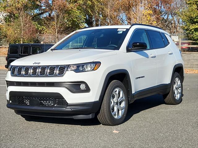 2025 Jeep Compass COMPASS LATITUDE 4X4
