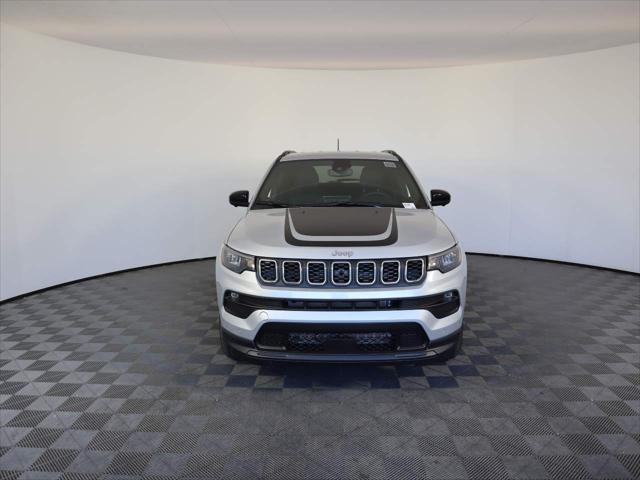 2025 Jeep Compass COMPASS LATITUDE 4X4