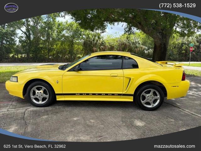 2002 Ford Mustang Premium Coupe 2D