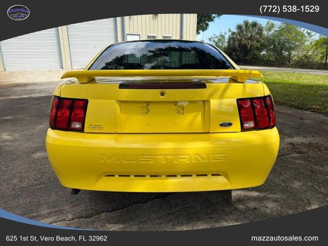 2002 Ford Mustang Premium Coupe 2D