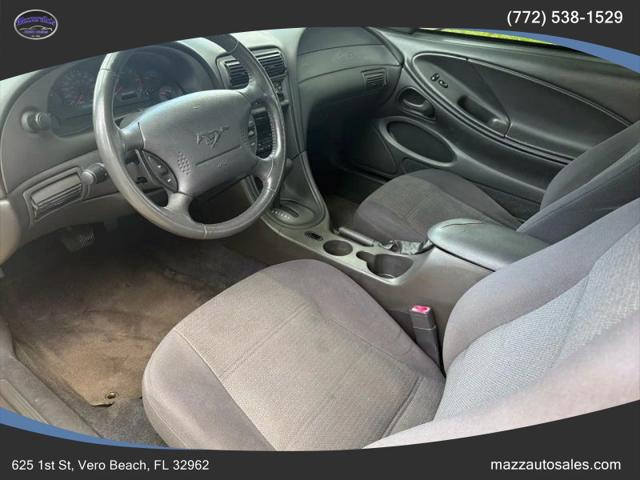 2002 Ford Mustang Premium Coupe 2D