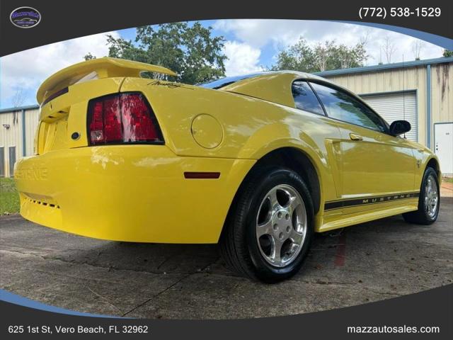 2002 Ford Mustang Premium Coupe 2D