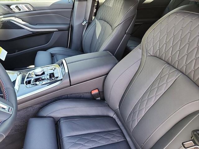 2025 BMW X7 M60i