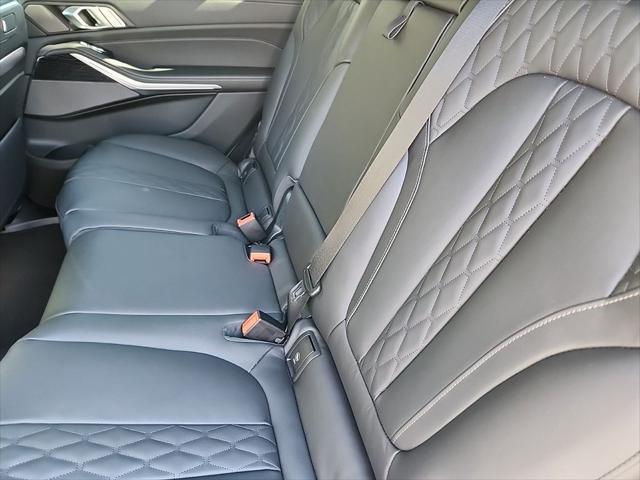 2025 BMW X7 M60i