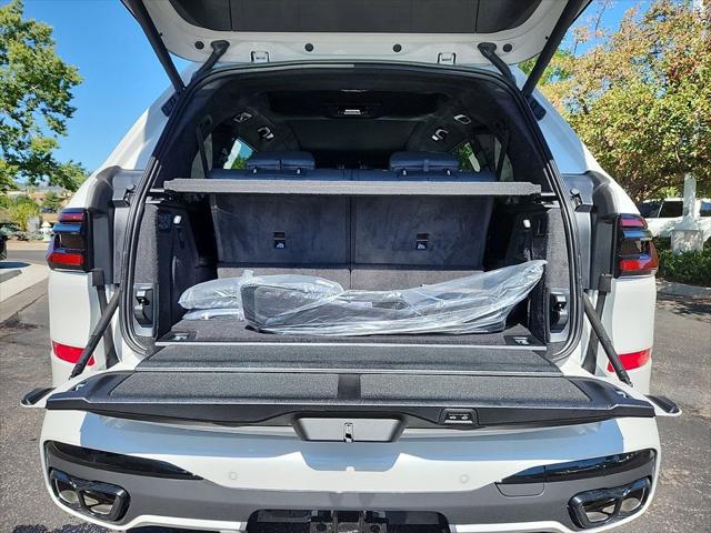 2025 BMW X7 M60i