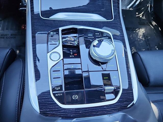 2025 BMW X7 M60i