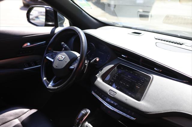 2020 Cadillac XT4 AWD Premium Luxury