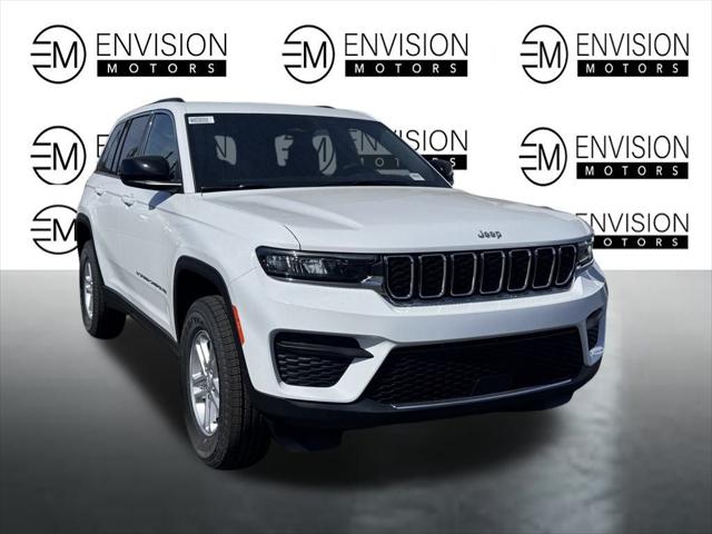 2025 Jeep Grand Cherokee GRAND CHEROKEE LAREDO 4X4