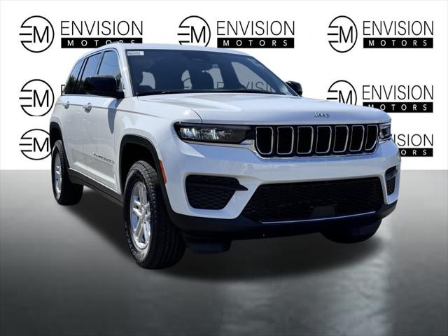 2025 Jeep Grand Cherokee GRAND CHEROKEE LAREDO 4X4