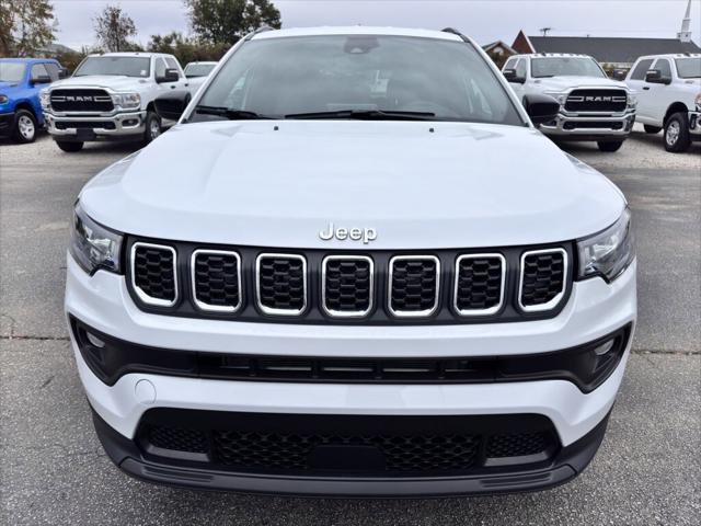 2025 Jeep Compass COMPASS LATITUDE 4X4