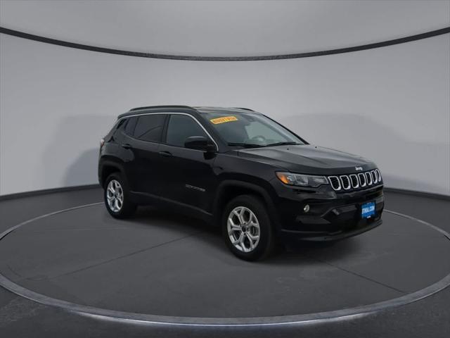 2025 Jeep Compass COMPASS LATITUDE 4X4
