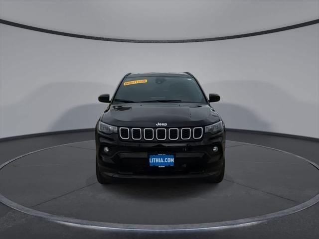 2025 Jeep Compass COMPASS LATITUDE 4X4