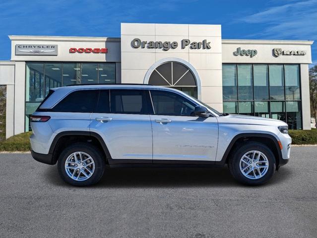 2025 Jeep Grand Cherokee GRAND CHEROKEE LAREDO X 4X2