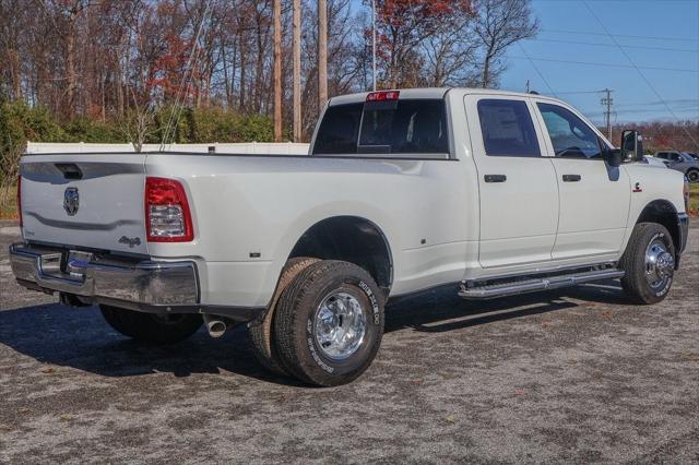 2024 RAM Ram 3500 RAM 3500 TRADESMAN CREW CAB 4X4 8 BOX