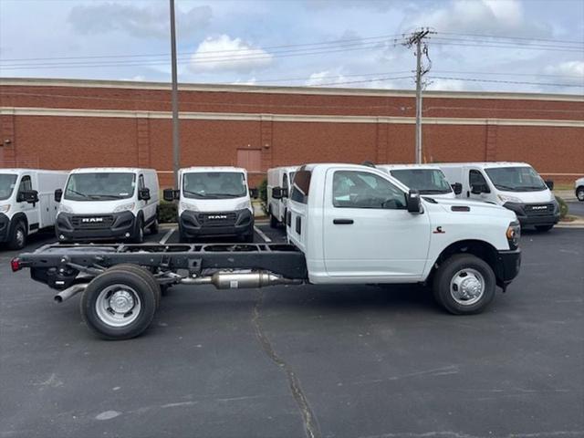 2024 RAM Ram 3500 Chassis Cab RAM 3500 TRADESMAN CHASSIS REGULAR CAB 4X4 84 CA